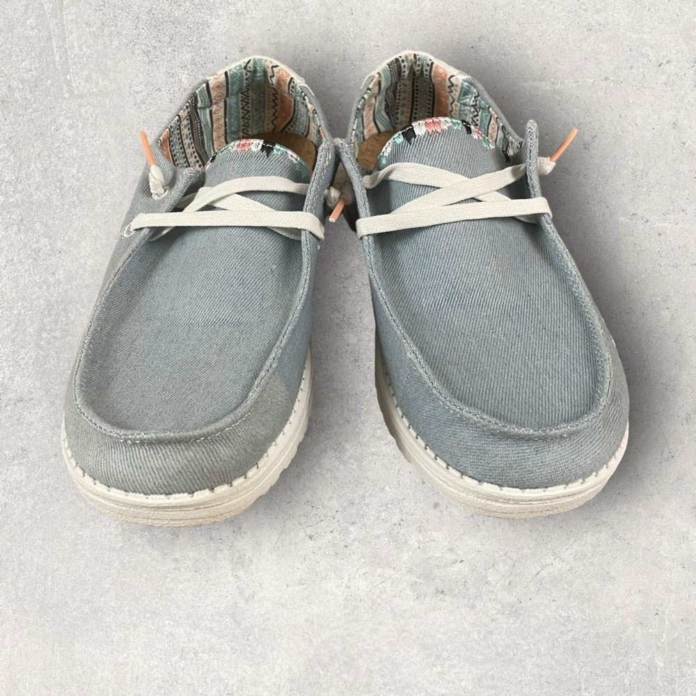 Hey Dude Shoes Womens 9 Wendy Boho Light Denim Moccasins Flats - Picture 3 of 8